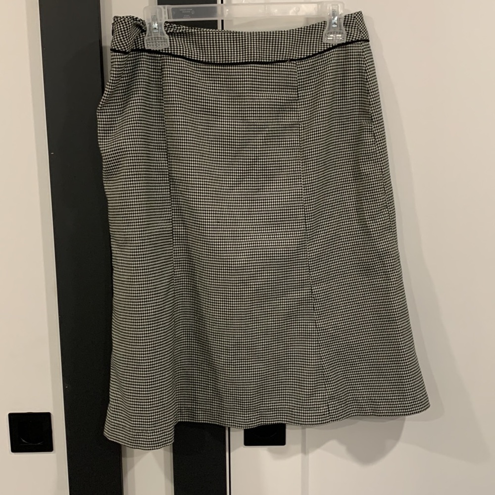 Houndstooth skirt - Picture 2 of 3